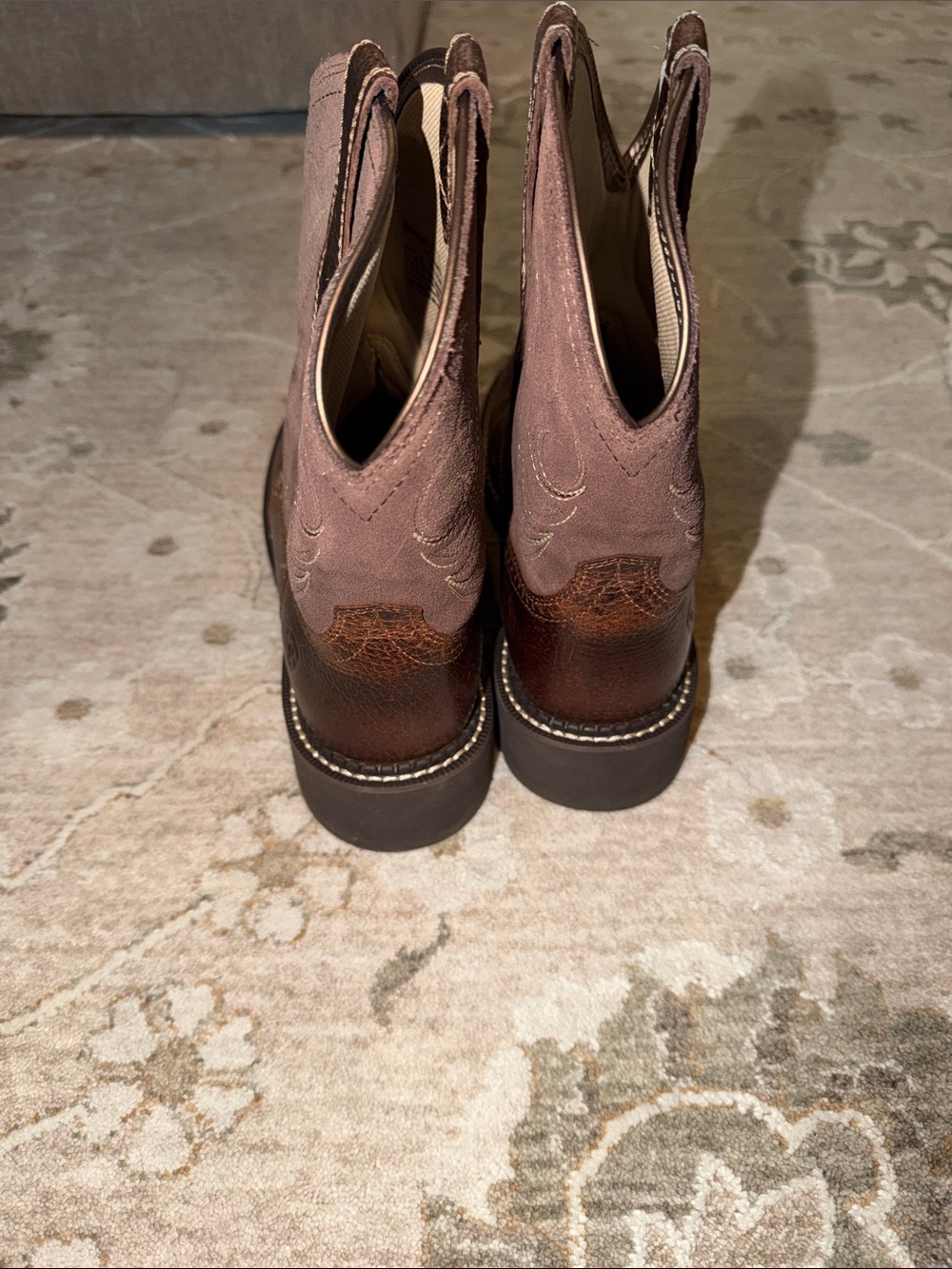 Ariat cowgirl boots - Picture 2 of 3